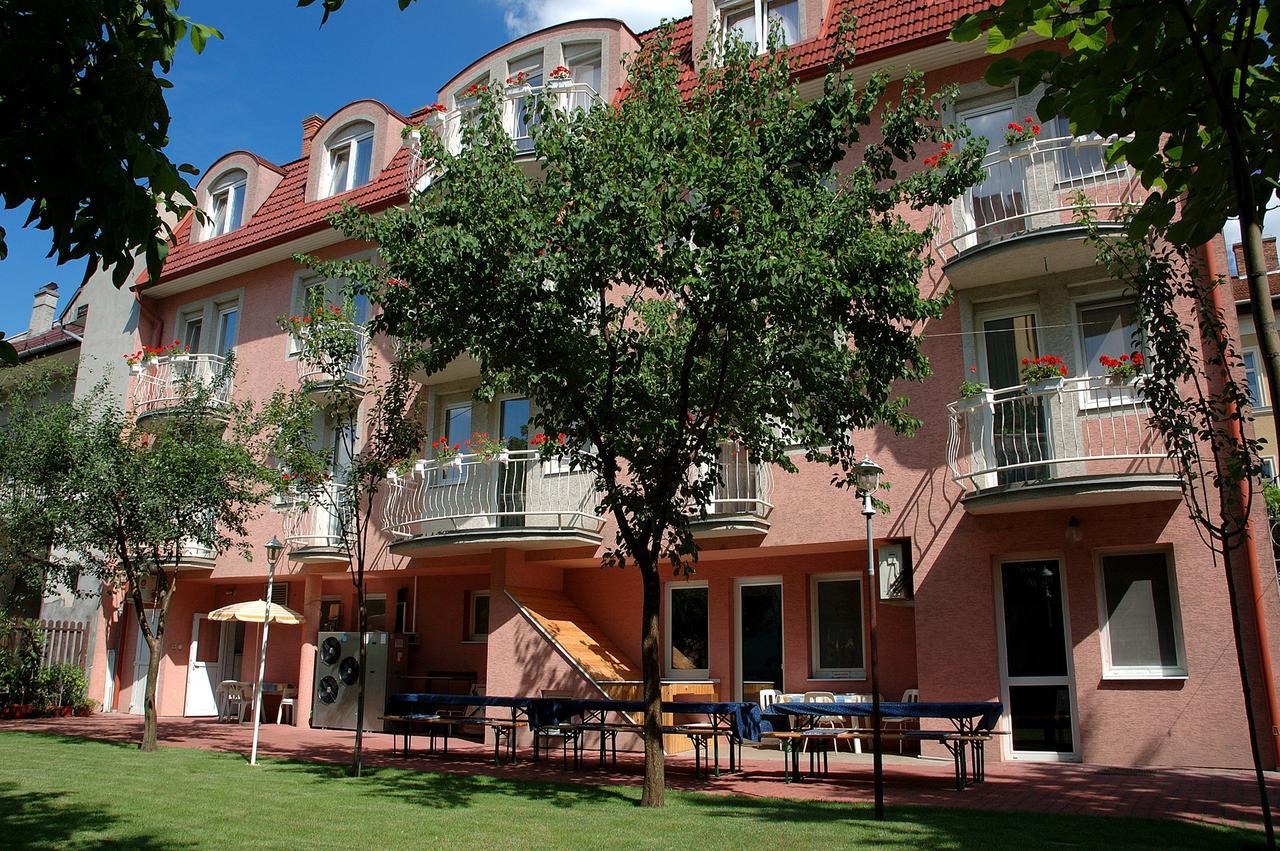 Bella Hotel Сегед Екстериор снимка