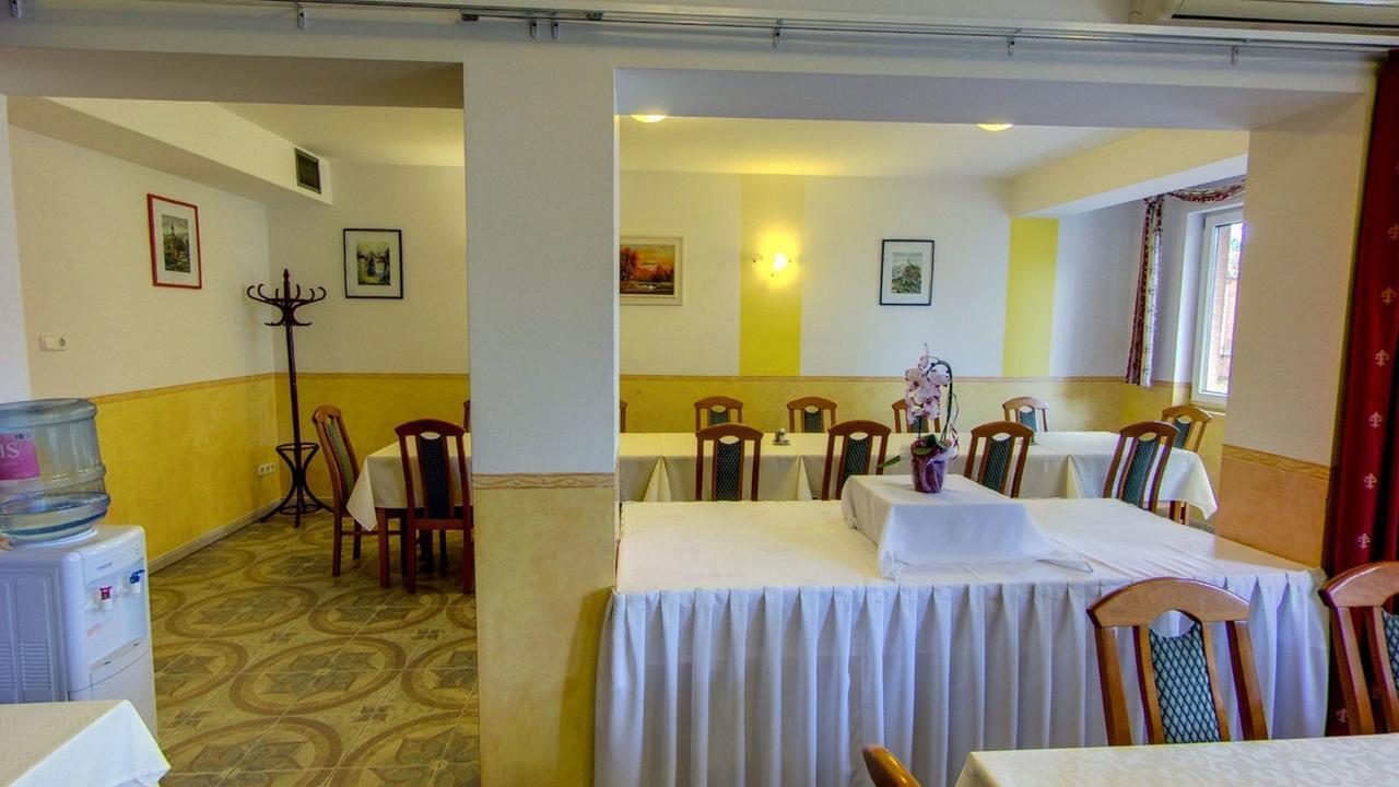 Bella Hotel Сегед Екстериор снимка