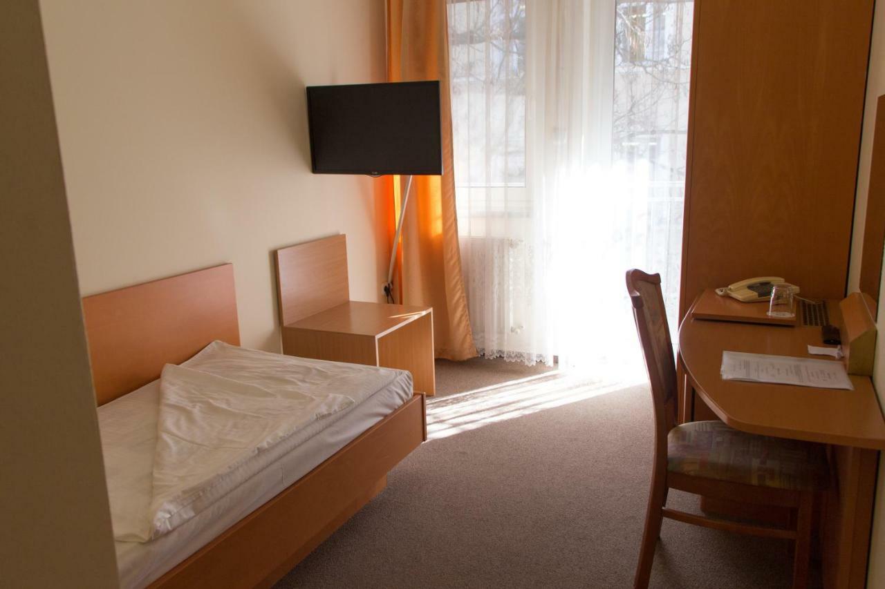Bella Hotel Сегед Екстериор снимка