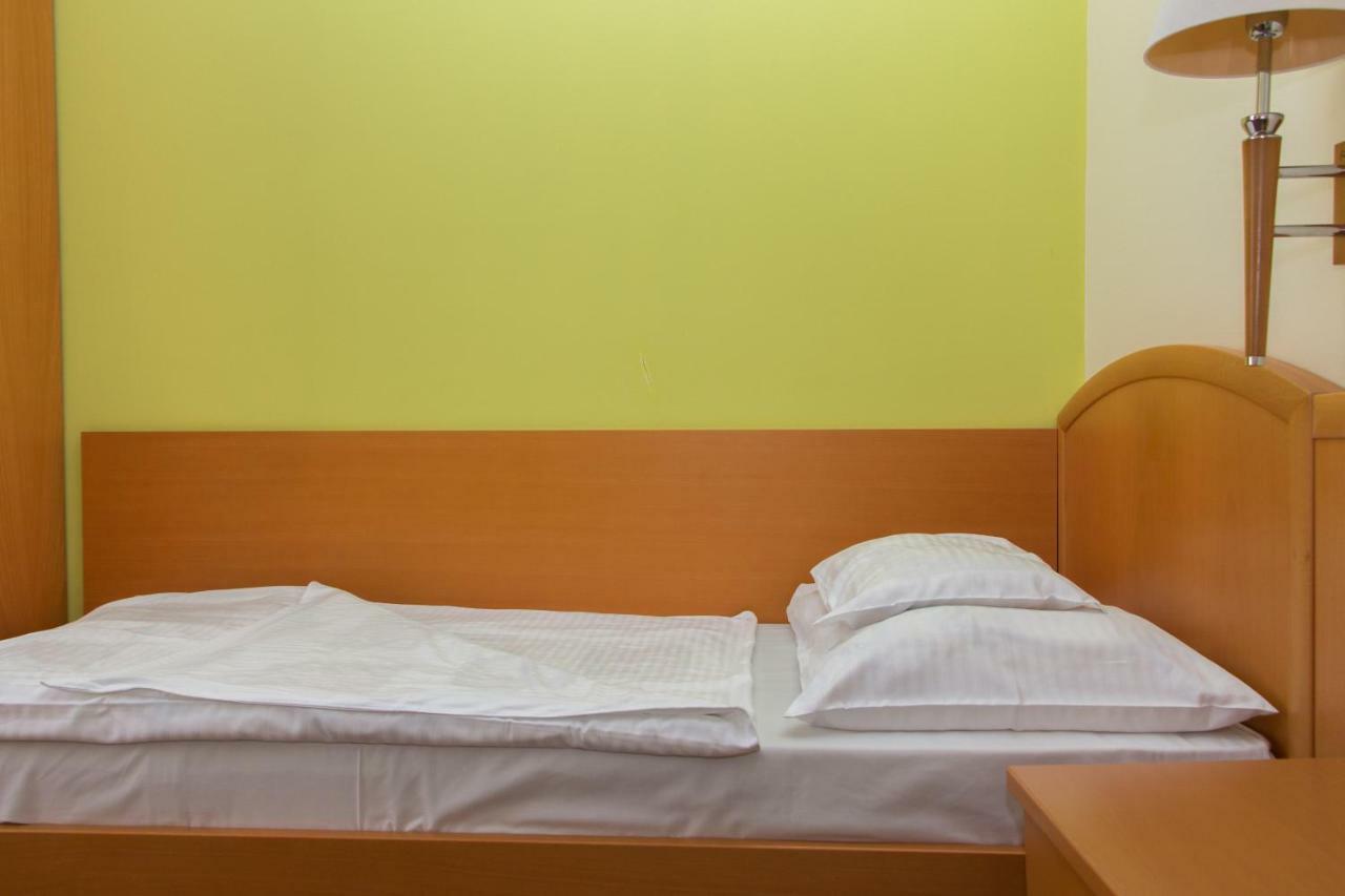 Bella Hotel Сегед Екстериор снимка