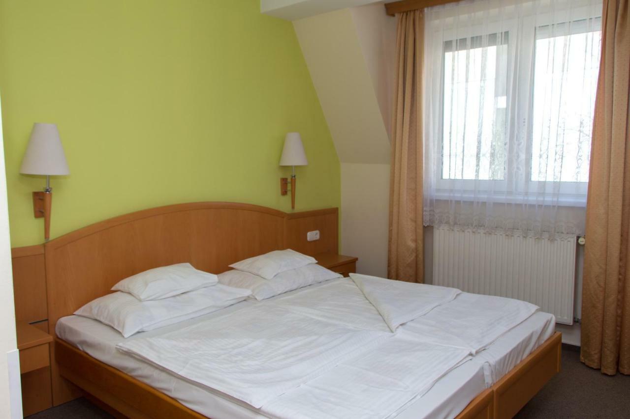 Bella Hotel Сегед Екстериор снимка
